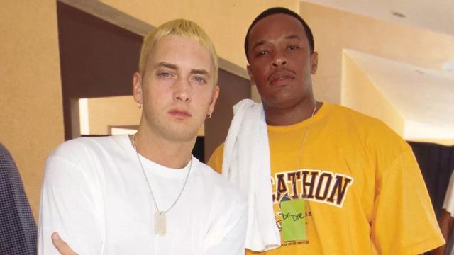 A estrela da NWA Dr. Dre voltou à cena ao lado da nova estrela Eminem