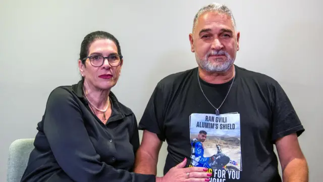 ایتزیک و تالیک گویلی مصمماند جسد ران، پسرشان را برای خاکسپاری شایسته به خانه بازگردانند