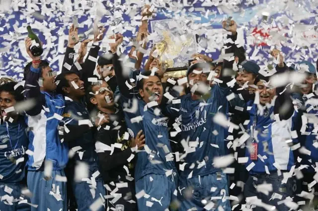 हैदराबाद और ऑस्ट्रेलियाई कप्तानों के बीच संबंध