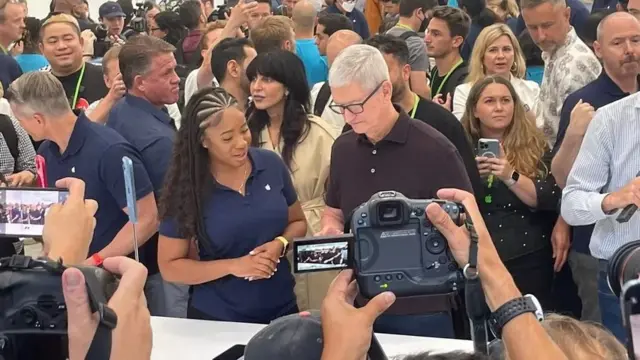 Le PDG d'Apple, Tim Cook, au cours de la cérémonie de lancement.