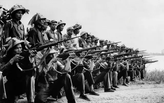 Quân miền Bắc tập luyện gần Hà Nội vào tháng 7/1966 Quân miền Bắc tập luyện gần Hà Nội vào tháng 7/1966
