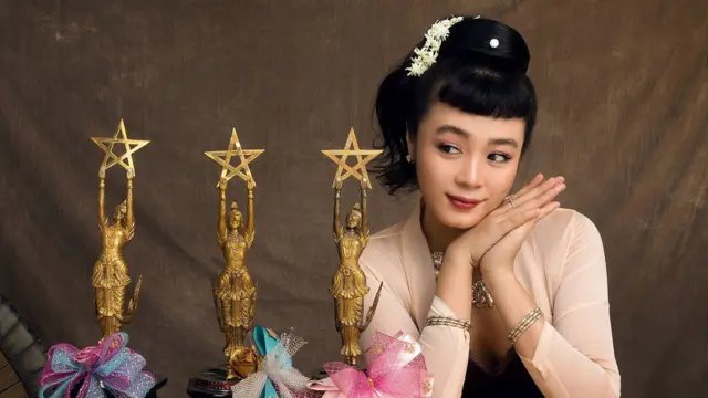 ဖွေးဖွေး