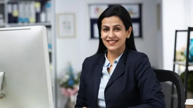 वर्किंग वूमन 