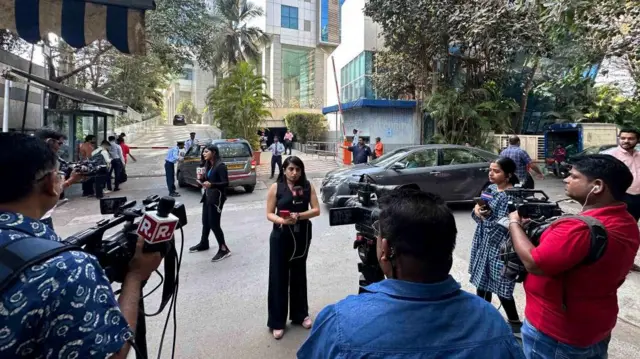 বিবিসির মুম্বাই কার্যালয়ে যখন আয়কর 'সার্ভে' চলছে