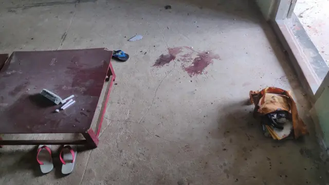 စာသင်ကျောင်းတစ်ခု လေကြောင်းကနေပစ်ခတ်ခံခဲ့ရတာကြောင့် ကလေး ၆ ယောက်သေဆုံးခဲ့ပါတယ်။