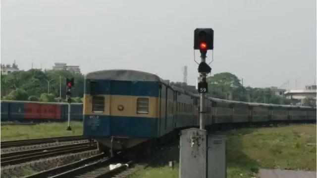 রেল লাইন নিরাপদ রাখতে নতুন কিছু পদক্ষেপ নেয়া হচ্ছে।