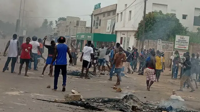 Aworan awọn oluwọde ni tako Aarẹ Gnassingbe, ni Lome