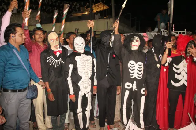 સ્મશાનમાં પોગ્રામ