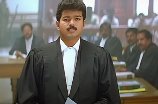 'தமிழன்' படத்தில் வழக்கறிஞராக நடித்திருப்பார் விஜய். 