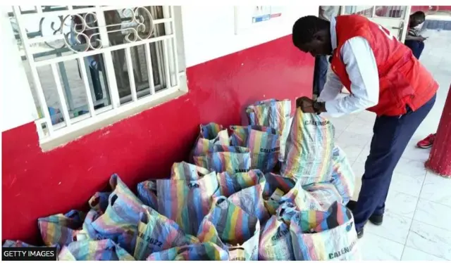 Àwọn tó ń ṣàyẹ̀wò oògùn