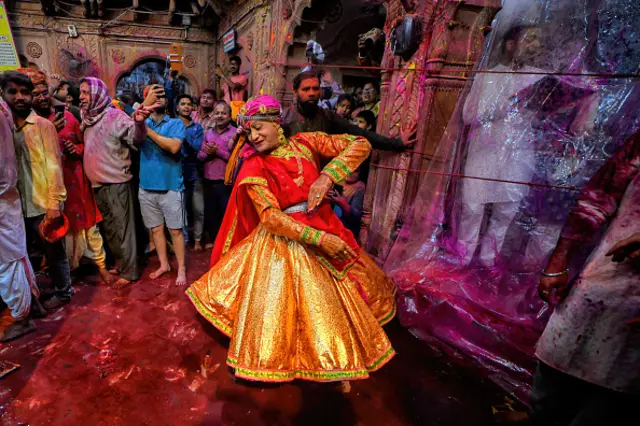  ඉන්දියාව වගේ රටක ඒ දේවල් සමරන්නෙ සෑහෙන්න කාලයක ඉඳලා. ඒ සම්බන්ධ ක්‍රියාකාරීන් පවා දශක ගණනක් තිස්සේ ඉන්නවා," 