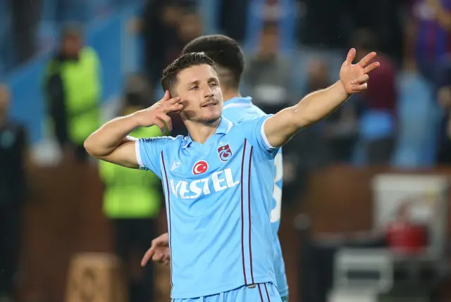 Enis Bardhi'nin gol sevinci
