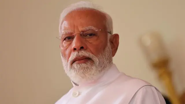 నరేంద్ర మోదీ, షాబాజ్ షరీఫ్