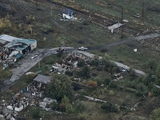 Аерофотознімок руїн у Покровську