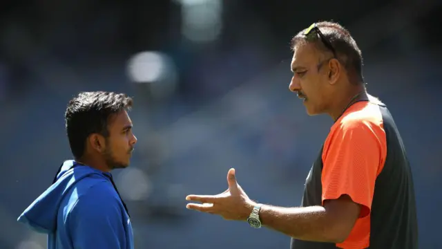 रवि शास्त्री के साथ पृथ्वी शॉ