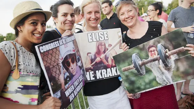 ২০১৪ সালে হাফিংটন পোস্টের সহকর্মীদের সঙ্গে সাবরিনা সিদ্দিকি (বাঁদিক থেকে প্রথম)