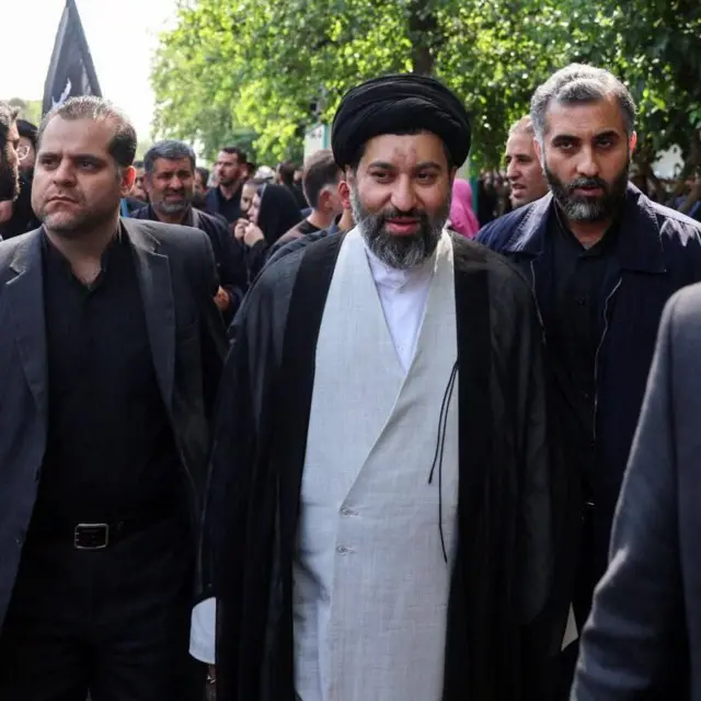 میثم خامنه‌ای در مراسم ترحیم ابراهیم رئیسی 