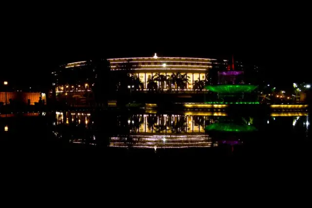 એમપીલેડ કેવી રીતે કાર્ય કરે છે?