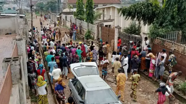 Bí wọ́n ṣe gbé òkú Daniel sínú ọkọ̀ 