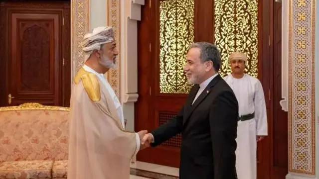 ஞாயிற்றுக்கிழமையன்று இரான் வெளியுறவு அமைச்சர் ஓமன் சுல்தானைச் சந்தித்தார்
