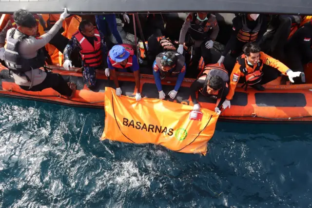 labuan bajo, NTT, KM Putri Sakinah