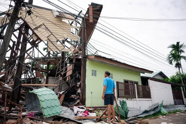หลังสถานการณ์ความไม่สงบในพื้นที่ชายแดนเริ่มคลี่คลาย ประชาชนที่เคยอพยพจากพื้นที่เริ่มทยอยเดินทางกลับบ้าน 