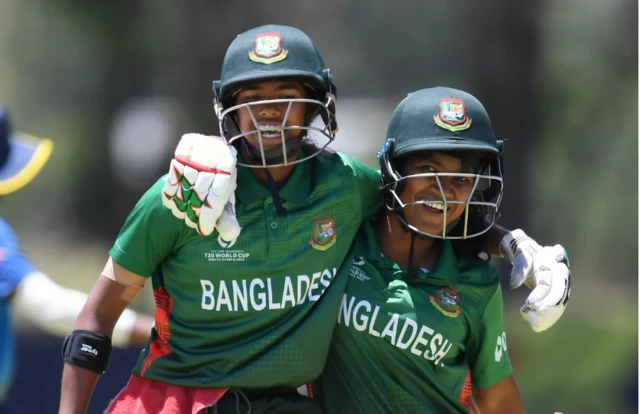 দল জিতিয়ে মাঠ ছাড়ছেন স্বর্ণা আক্তার ও দিলারা