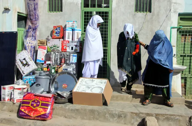 عروس و داماد جوان