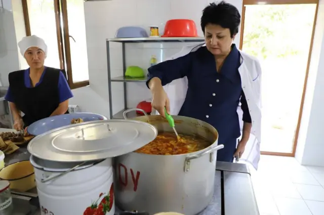 25 sentyabrь kuni tongda Maktabgacha Ta’lim vazirligi Piskent va Bo‘ka tumanlarida bolalar bog‘chalari tarbiyalanuvchilari zaharlanish alomatlari bilan shifoxonaga yotqizilgani ma’lum qildi.