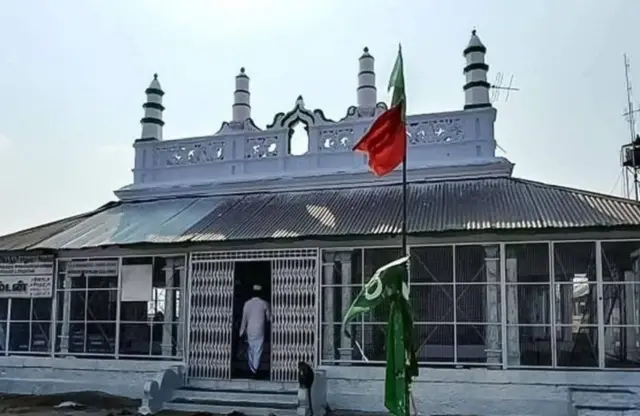 திருப்பரங்குன்றம், சுப்ரமணிய சுவாமி கோவில், மதுரை, சிக்கந்தர் தர்கா