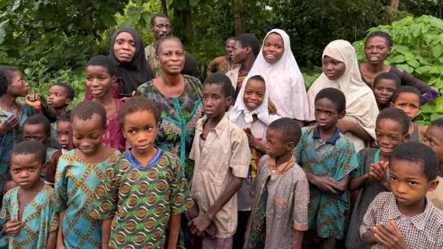 Awọn akẹkọọ ati olukọ to gba itusilẹ