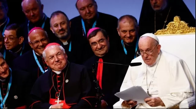 رجال دين مسيحي