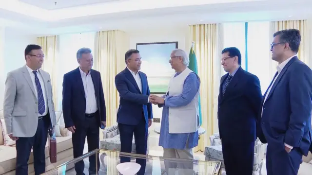 লন্ডন বৈঠকে উপস্থিত ছিলেন তারেক রহমানের উপদেষ্টা হুমায়ুন কবির (বামে)