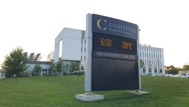 વોટરલૂમાં આવેલી કોનસ્ટોગા કૉલેજ