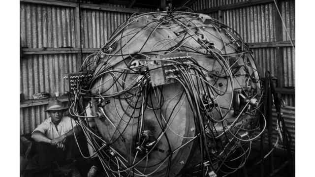 ‘The Gadget’ (‘O Dispositivo’), colocado no altocomo ganhar dinheiro na roleta do betanouma torre para o teste Trinitycomo ganhar dinheiro na roleta do betano1945
