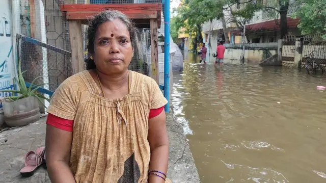 சென்னை வெள்ளம்: தண்ணீரில் தத்தளிக்கும் தரமணி, வேதனையில் மக்கள் – என்ன நடக்கிறது?