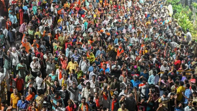 लोगों की तस्वीर