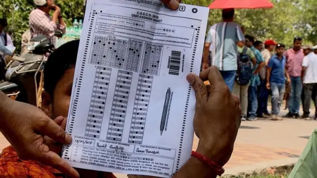 নিয়োগ পরীক্ষার উত্তরপত্র দেখিয়ে অনেক শিক্ষক প্রশ্ন করেছিলেন যে তারা স্বচ্ছ্বভাবে চাকরি পেলেও কোন দোষে তাদের চাকরি বাতিল হবে?