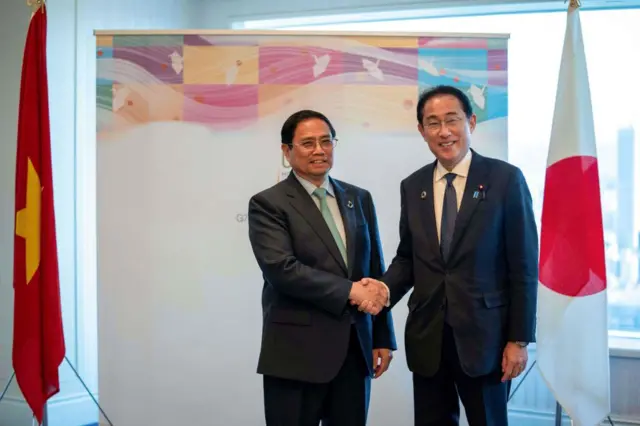 Ông Phạm Minh Chính và ông Fumio Kishida