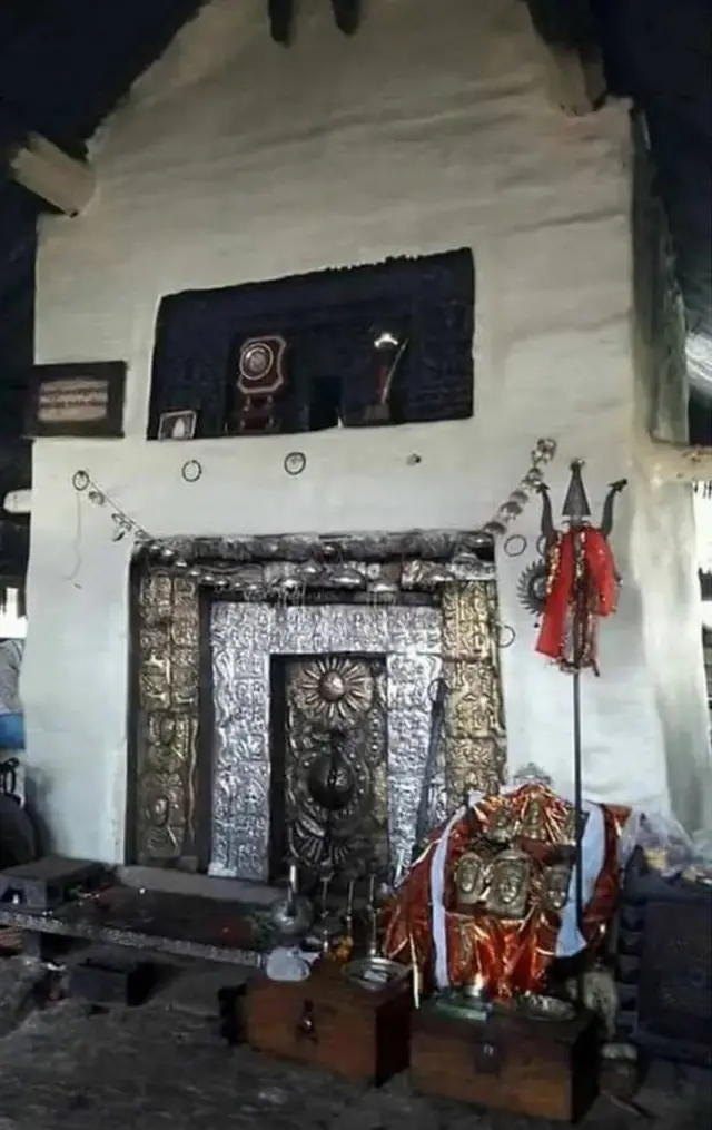 సర్లా గ్రామంలోని కౌల్ ఆలయం