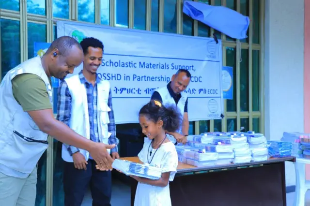 ኣብ ኣመሪካ ዝመደበሩ ትካል ገባሪ ሰናይ ኢሲዲሲ ን400 ተመሃሮ ሓገዝ ናውቲ ትምህርቲ ሂቡ