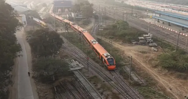 వందే భారత్ స్లీపర్ రైలు, కామఖ్య, హౌరా