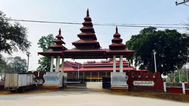 သိန္နီနယ်ကို အုပ်ချုပ်ခဲ့တဲ့ စော်ဘွားများ နေထိုင်ခဲ့တဲ့ သိန္နီဟော်နန်းအဆောက်အဦ