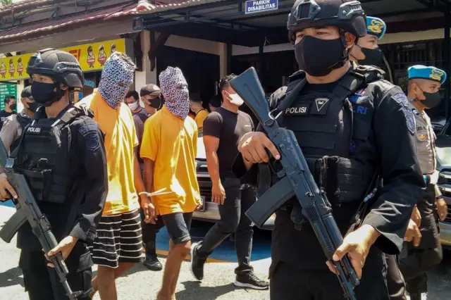 Polisi, penangkapan