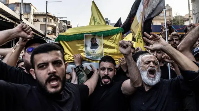 Partidários do Hezbollah protestam contra Israelblaze jogo como funcionaBeirute