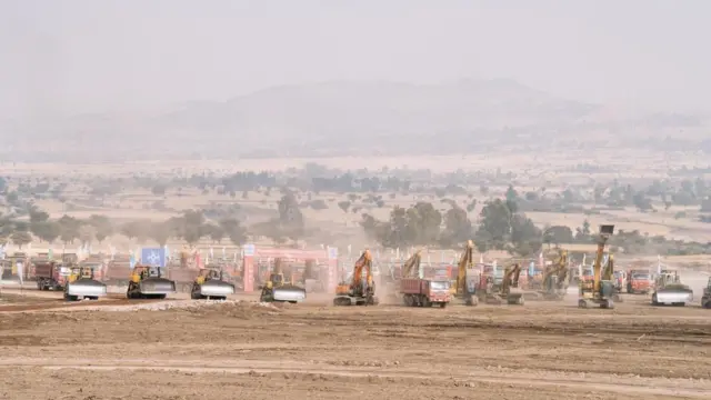 ትራክተሮች በስራ ላይ