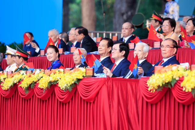 Một số quan chức, cựu và đương nhiệm, tham gia sự kiện