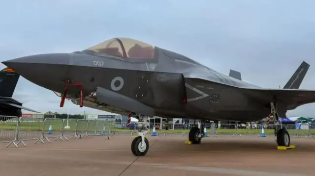 F-35B போர் விமானம், பொறியாளர்கள்