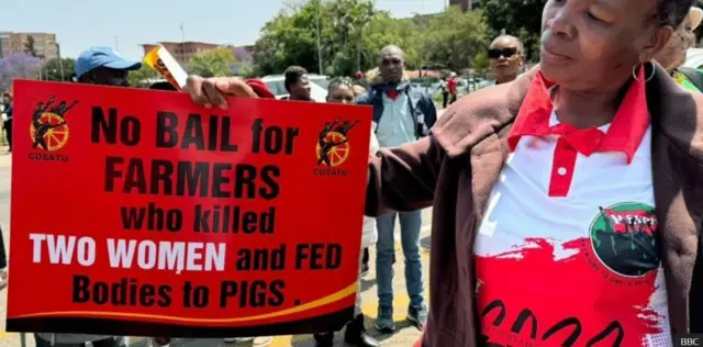 Awọn oluwọde to gbe akọle da ni, eyi ti wọn fi n beere fun idajọ lori iku awọn obinrin meji naa