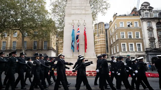Obchody Niedzieli Pamięci przy Grobie Nieznanego Żołnierza na Whitehall w centrum Londynu, 10 listopada 2024 roku.